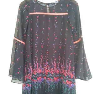 Bell sleeve floral print shirt with size 14